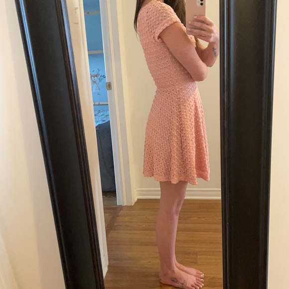 Beautiful pink dress - Picture 2 of 4